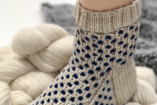 Honey Thrum Slipper Socks Kit